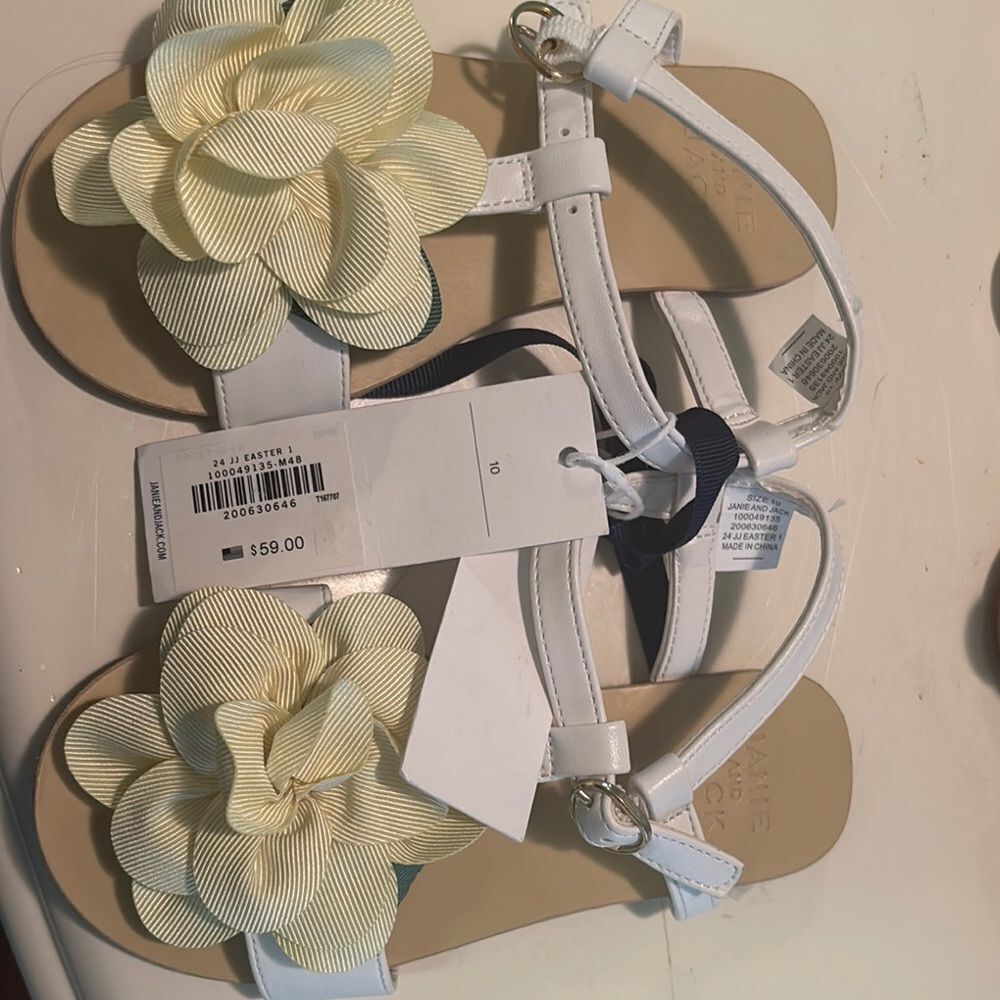 Janie and Jack White Sandals with Cream Flower